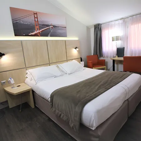 Western Saint-antoine Otel 3*