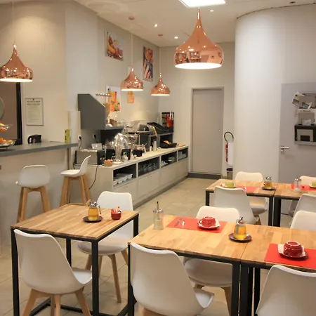 Hotel Western Saint-antoine 3*