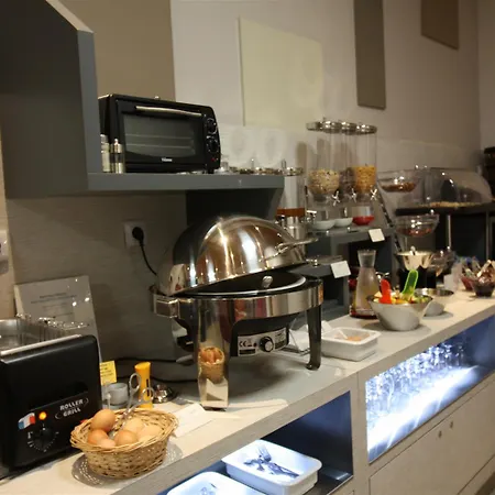 Western Saint-antoine Otel 3*