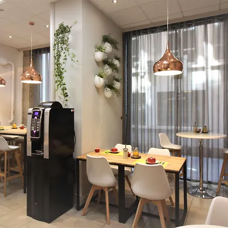 Hotel Western Saint-antoine 3*