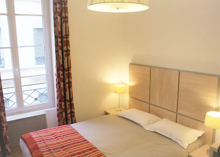 Hotel Western Saint-antoine 3*